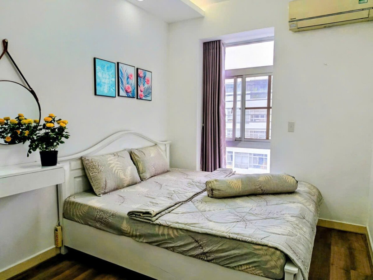 phong ngu can ho ban 9 - Cần bán nhanh căn hộ 71m2, chung cư Sky Garden 2, 02pn, giá 5.2 tỷ, nhà đẹp, đủ nội thất.