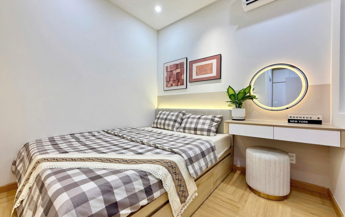 phong ngu can ho can ban 18 1170x738 - Bán căn hộ chung cư Sky Garden 3, diện tích 71m2, 03pn, nhà đẹp, nội thất mới 100%, giá bán 6,550 tỷ.