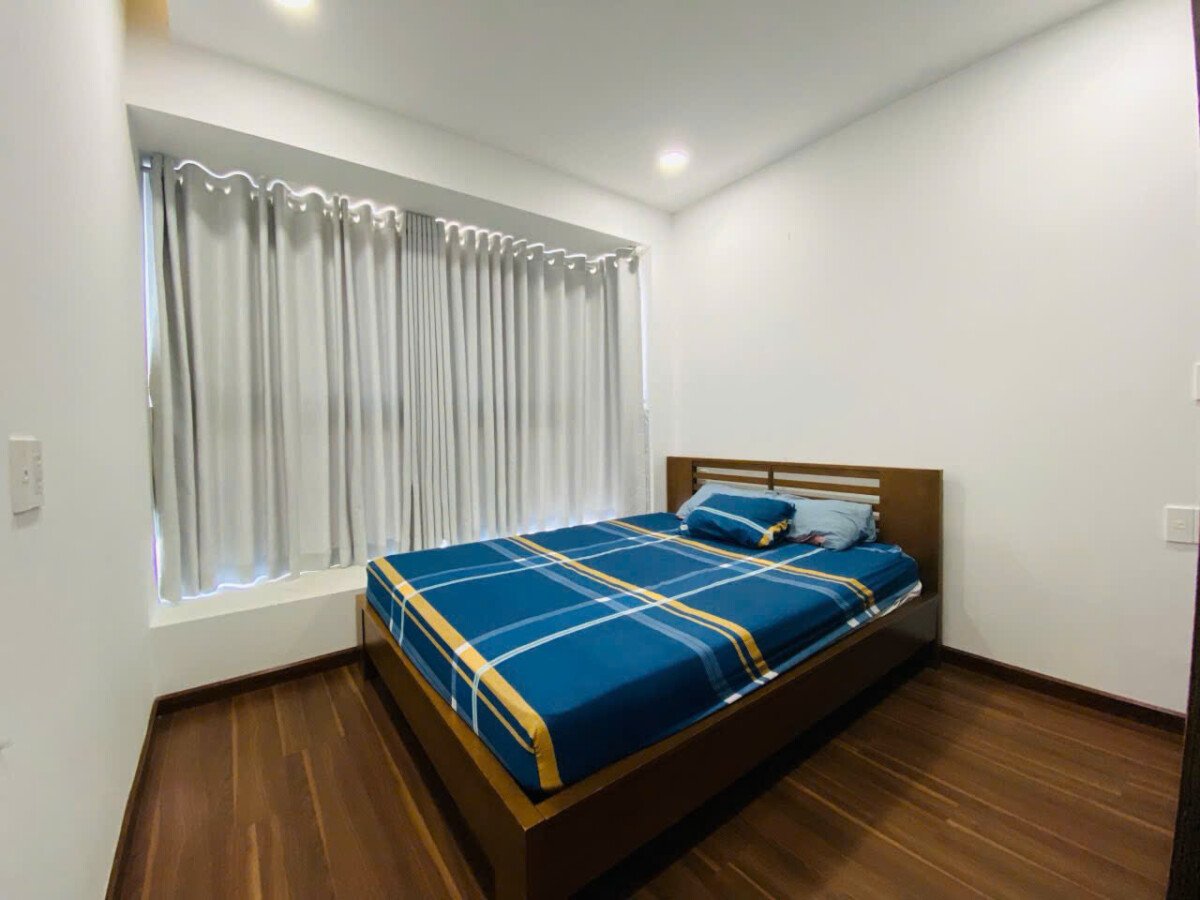 phong ngu chinh can ho ban 1 - Giá mua bán căn hộ 2pn tòa I chung cư Scenic Valley 1 phường Tân Mỹ T12/2025