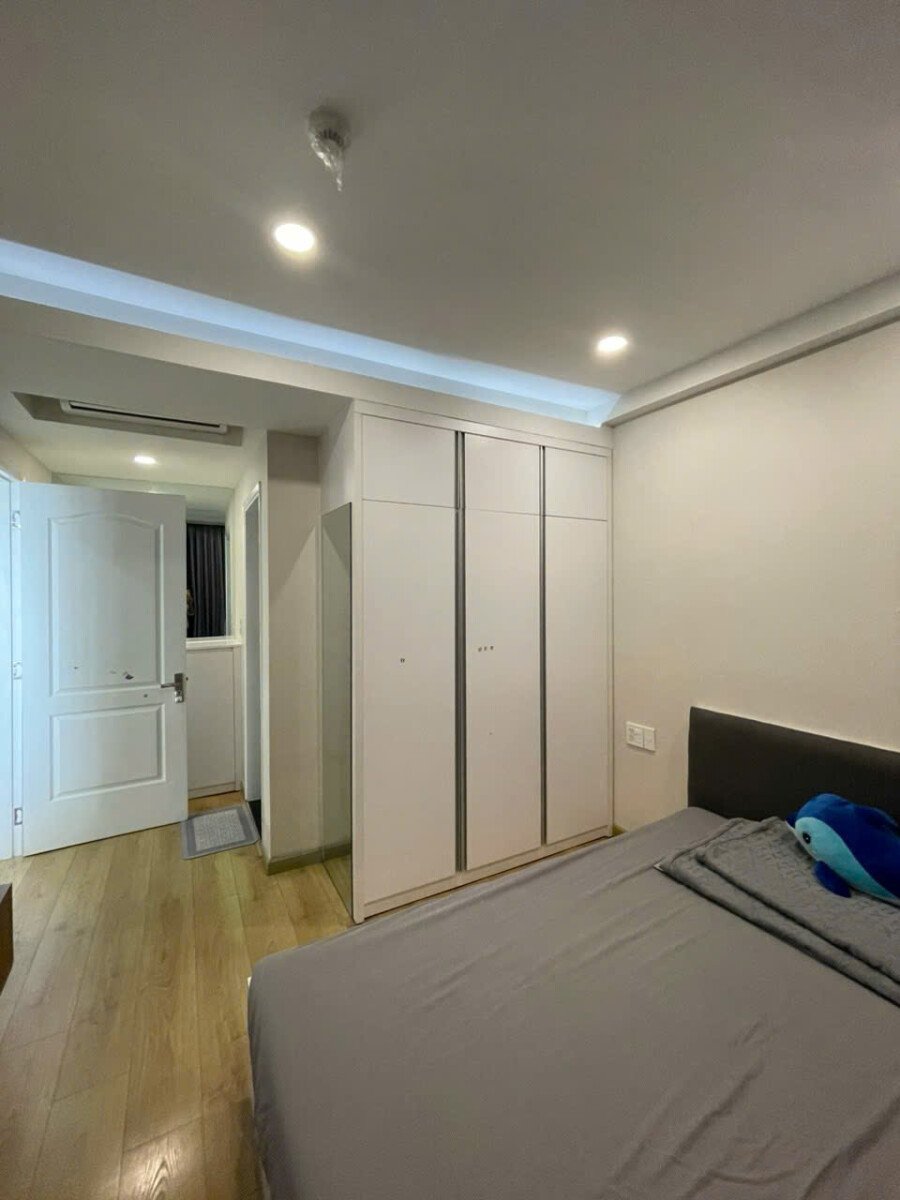 phong ngu chinh can ho ban 2 - Giá mua bán căn hộ 2pn tòa D chung cư Hưng Phúc Happy Residence phường Tân Mỹ T12/2025