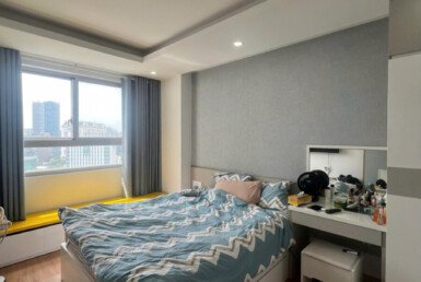 phong ngu cn ho can ban 385x258 - Bán căn góc 77m2, chung cư Scenic Valley 2, 02pn, giá 7 tỷ, đầy đủ nội thất, xem nhà dễ.