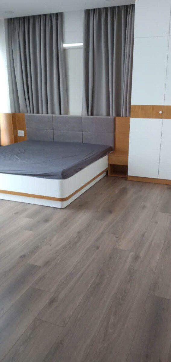 phong ngu lon 1 - Giá mua bán căn hộ số 01 tòa L chung cư Happy Valley phường Tân Hưng T12/2025