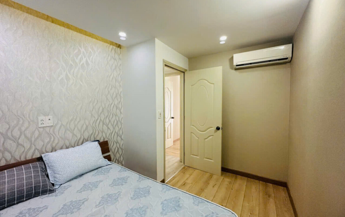 phong ngu lon 1170x738 - Giá mua bán căn hộ 3pn - 115m2 view hồ bơi tòa C chung cư Happy Valley T12/2025