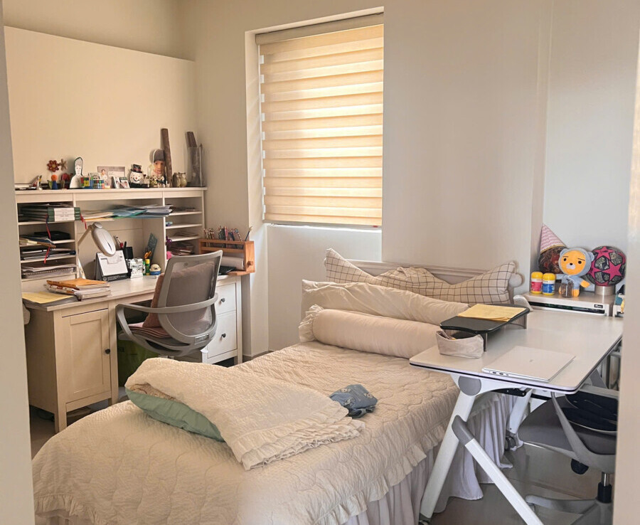 phong ngu nho 7 900x738 - Giá mua bán căn hộ 3pn diện tích 164m2 tòa C chung cư The Panorama phường Tân Hưng t12/2025