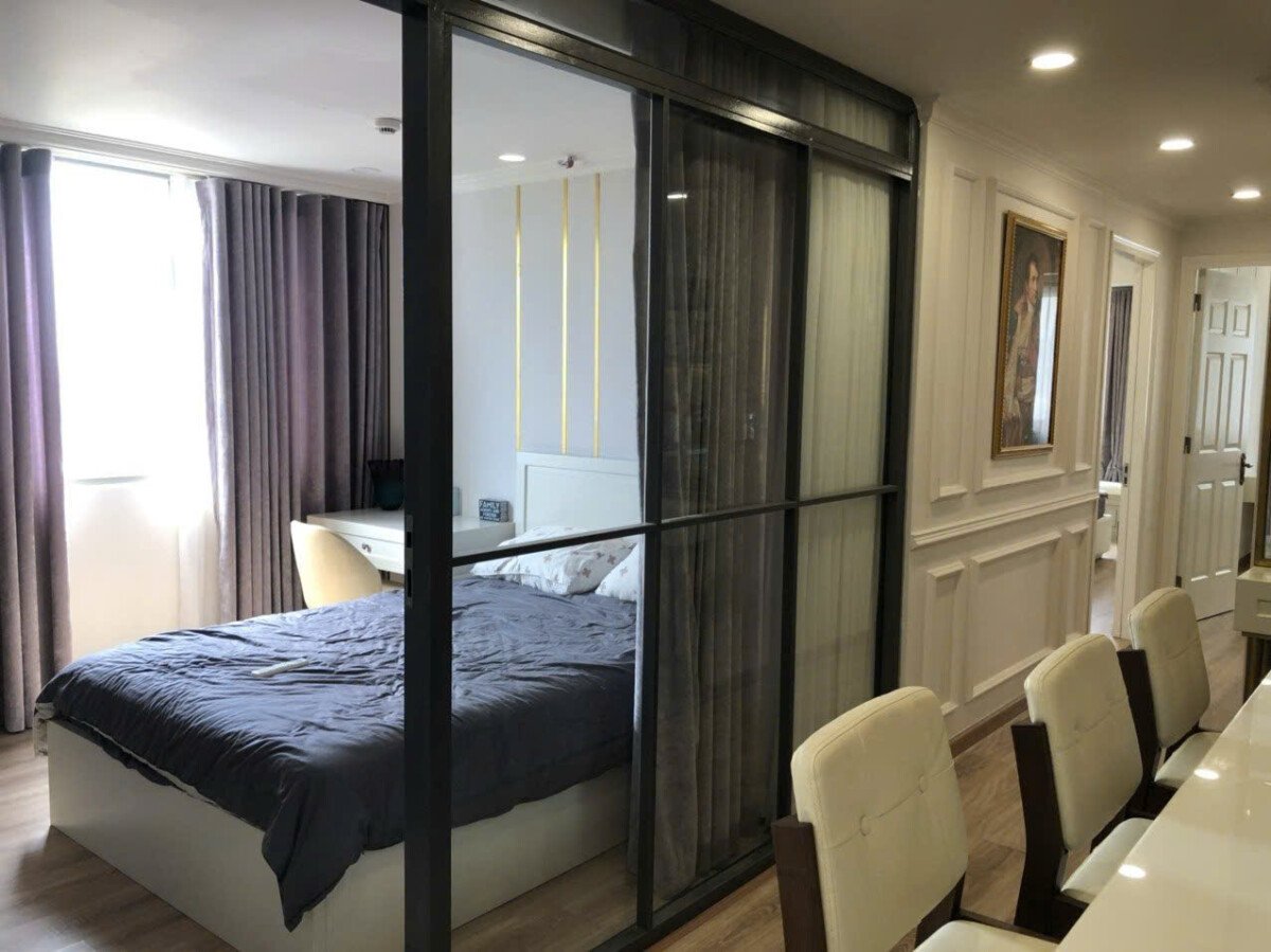 phong ngu nho thu 2 - Giảm giá bán gấp căn hộ 3pn chung cư Hưng Phúc view Biệt thự có ô xe, sổ hồng, giá 9,5 tỷ
