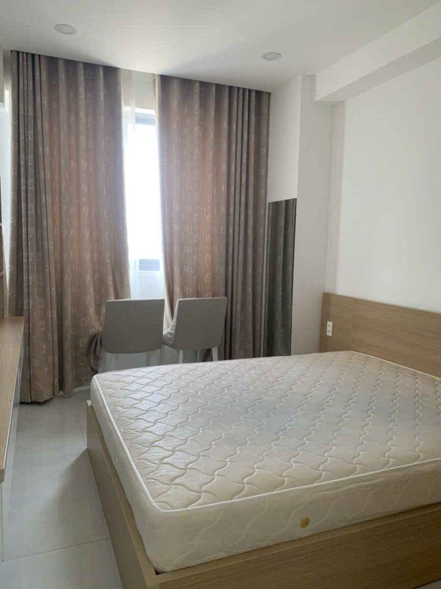 phong ngu nho trong can ho ban 1 - Giá mua bán căn hộ 2pn số 06 tòa B chung cư Green Valley phường Tân Mỹ T1/2026