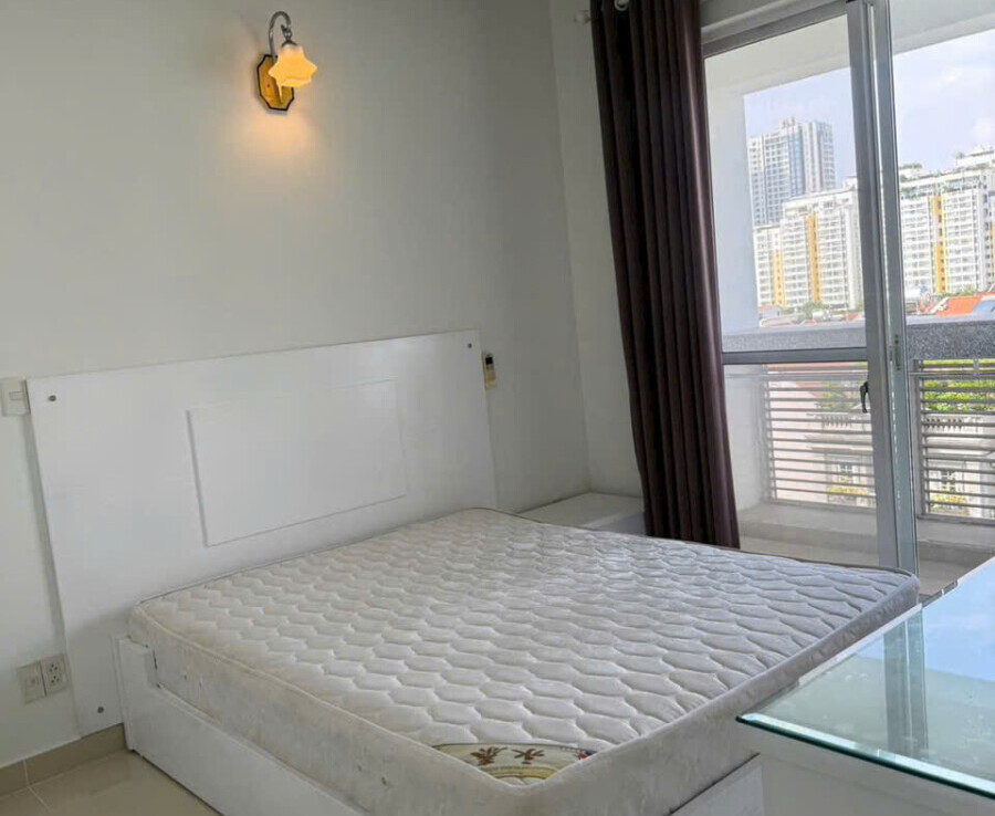 phong ngu nho trong can ho ban 900x738 - Giá mua bán căn hộ 3pn BA-1 chung cư Riverpark Residence phường Tân Hưng T12/2025