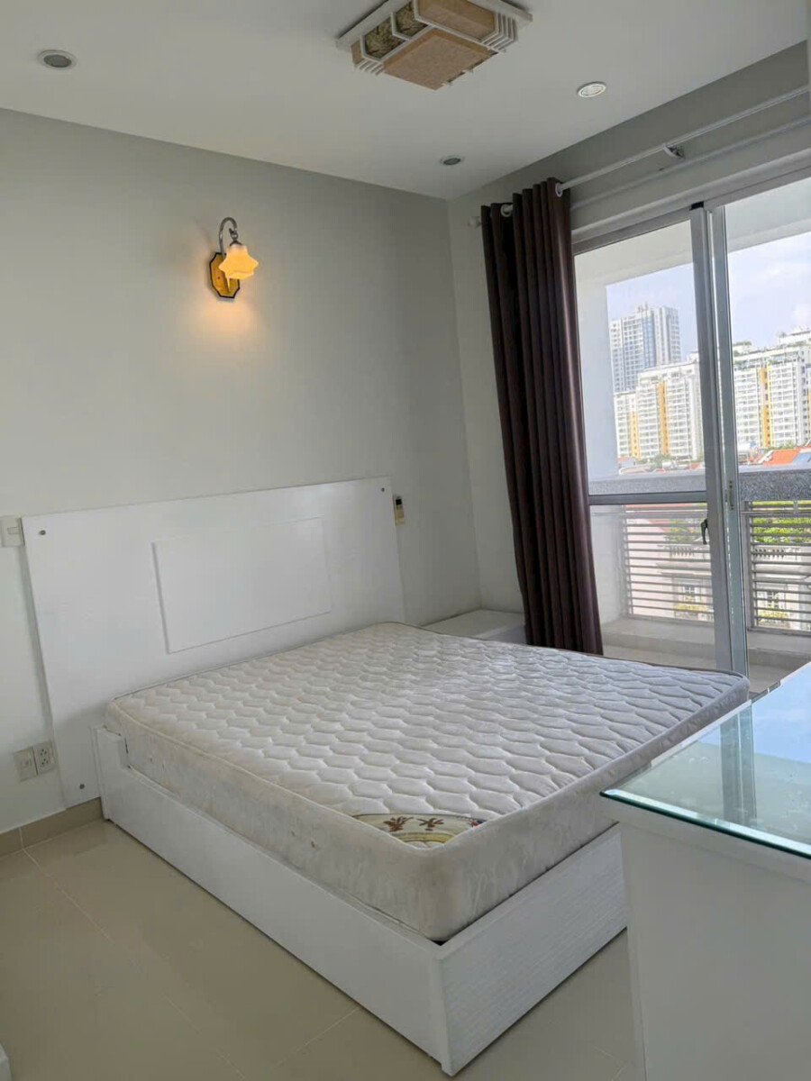 phong ngu nho trong can ho ban - Giá mua bán căn hộ 3pn BA-1 chung cư Riverpark Residence phường Tân Hưng T12/2025