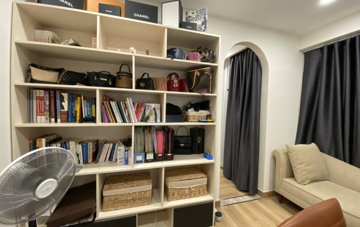 phong thay do 1170x738 - Giá mua bán căn hộ 3pn tòa B chung cư Urban Hill phường Tân Hưng T12/2025