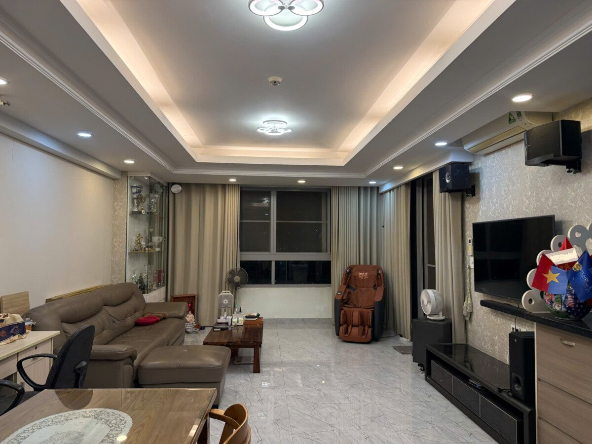 toan canh phong khach can ho ban - Giá mua bán căn hộ 3pn số 04 tòa B chung cư Green Valley phường Tân Mỹ T12/2025