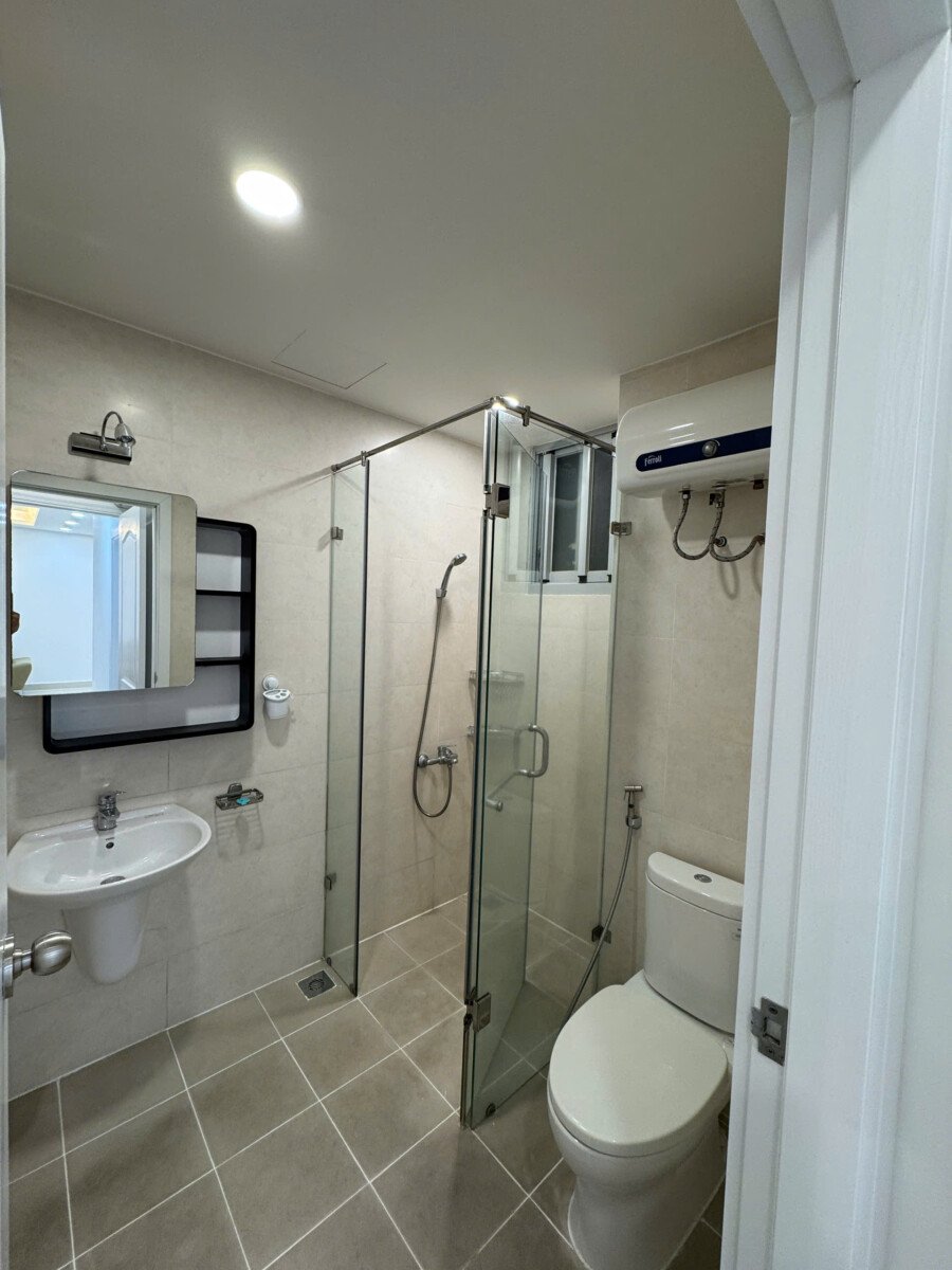 tollet can ho ban 1 - Bán căn hộ tầng 1, chung cư Scenic Valley 1,71m2, 02pn, giá 6.550 tỷ, nhà mới, nội thất đầy đủ.