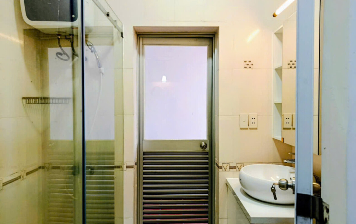 tollet can ho ban 21 1170x738 - Hạ giá bán nhanh trước Tết căn hộ 71m2, chung cư Sky Garden 2, 02pn, giá 5.1 tỷ, nội thất đầy đủ.