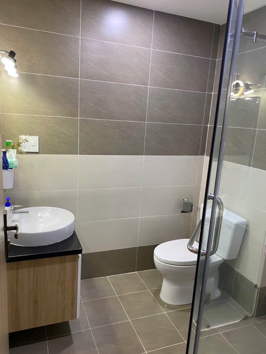 tollet can ho cho thue 1 - Cho thuê căn hộ chung cư Scenic Vallety 2, 02pn, giá 20tr/tháng, tầng cao, view Crescent Mall