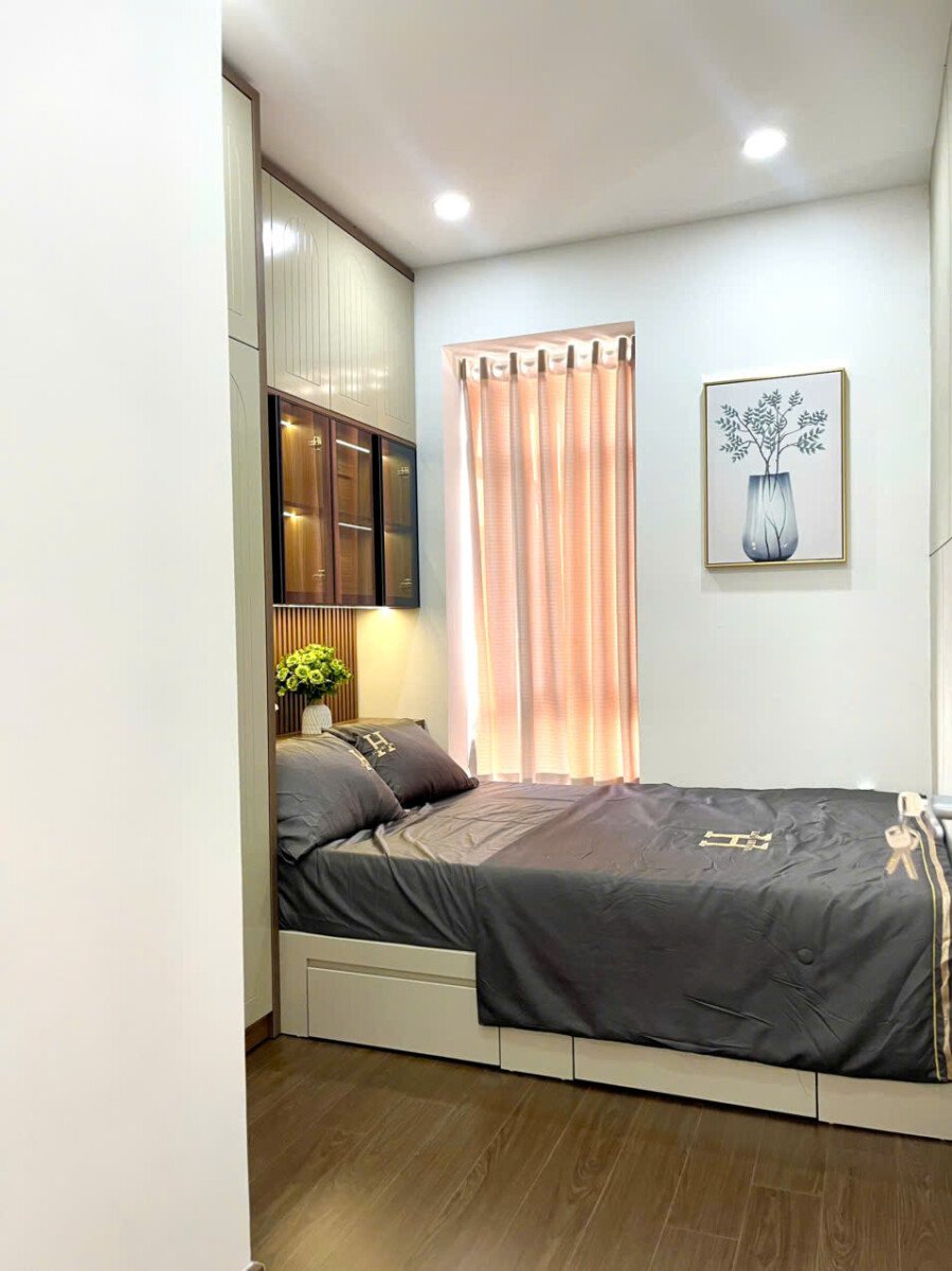 z6498366192441 30d2e27af5061405a08aae31b19536f1 - Bán căn hộ chung cư Sky Garden 3, diện tích 70m2, giá 6.450 tỷ, nhà đẹp, nội thất mới 100%.