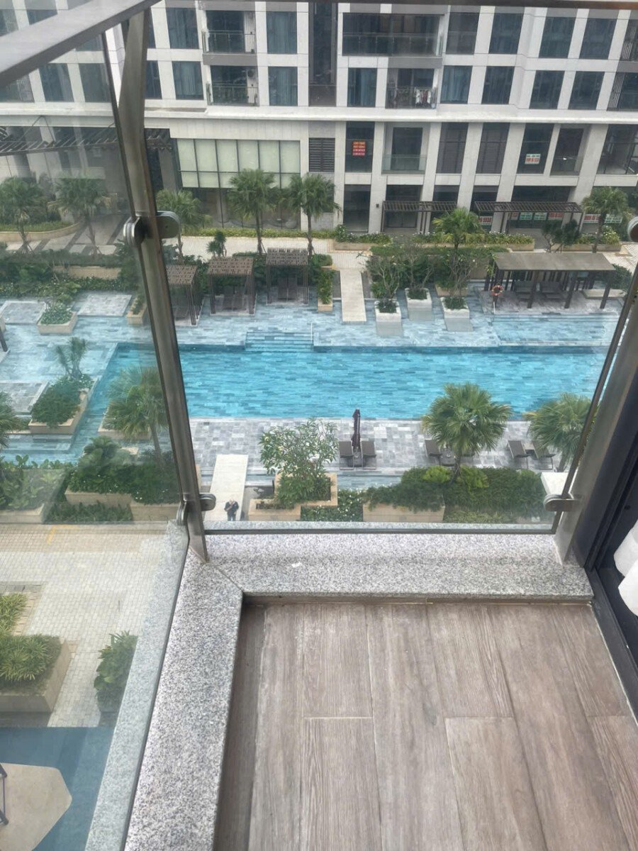 balcony can ho lien ke ho boi noi khu - Giá mua bán căn hộ 2pn tòa A chung cư Cardinal Court phường Tân Mỹ T1/2026