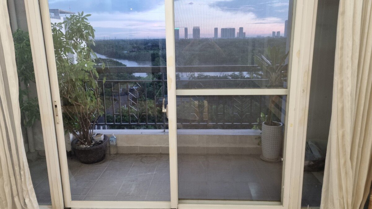 balcony phong khach can ho - Giá mua bán căn hộ 3pn tòa C chung cư Green View phường Tân Mỹ T1/2026