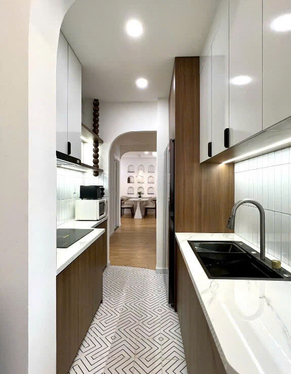 bep can ho ban 11 575x738 - Bán căn góc, 71m2, chung cư Sky Garden 3, 03pn, giá 5.850 tỷ, nhà đang có hợp đồng thuê 19tr/tháng.