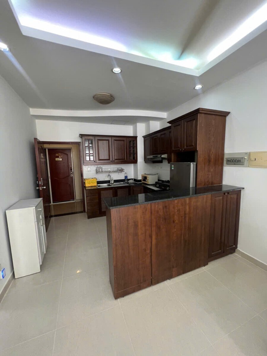 bep can ho ban 15 - Bán căn hộ chung cư Sky Garden 2, 71m2, 02pn, giá 4,850 tỷ, nhà đang có hợp đồng thuê dài.