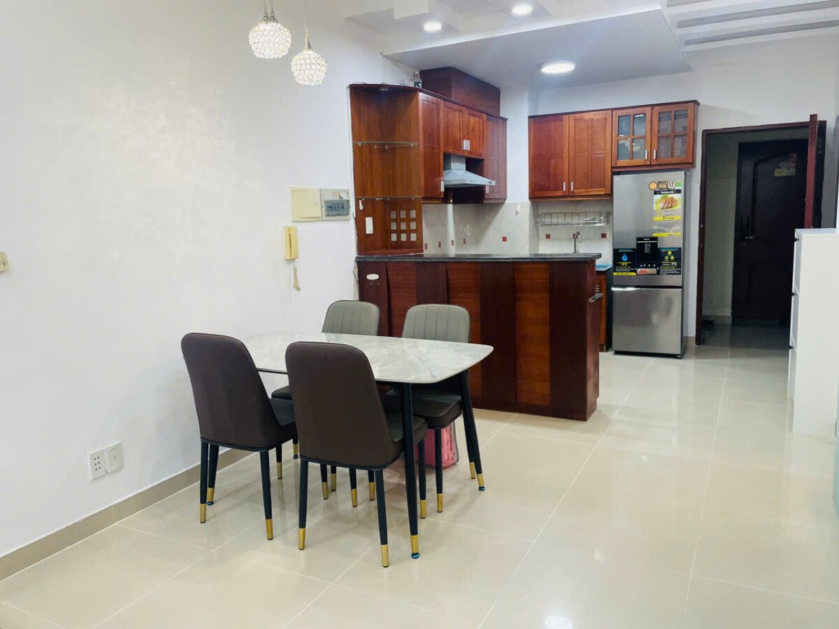 bep can ho bban 1 - Bán căn hộ chung cư Sky Garden 2, căn hộ 71m2, 02pn, giá 4.980 tỷ, nhà đầy đủ nội thất.