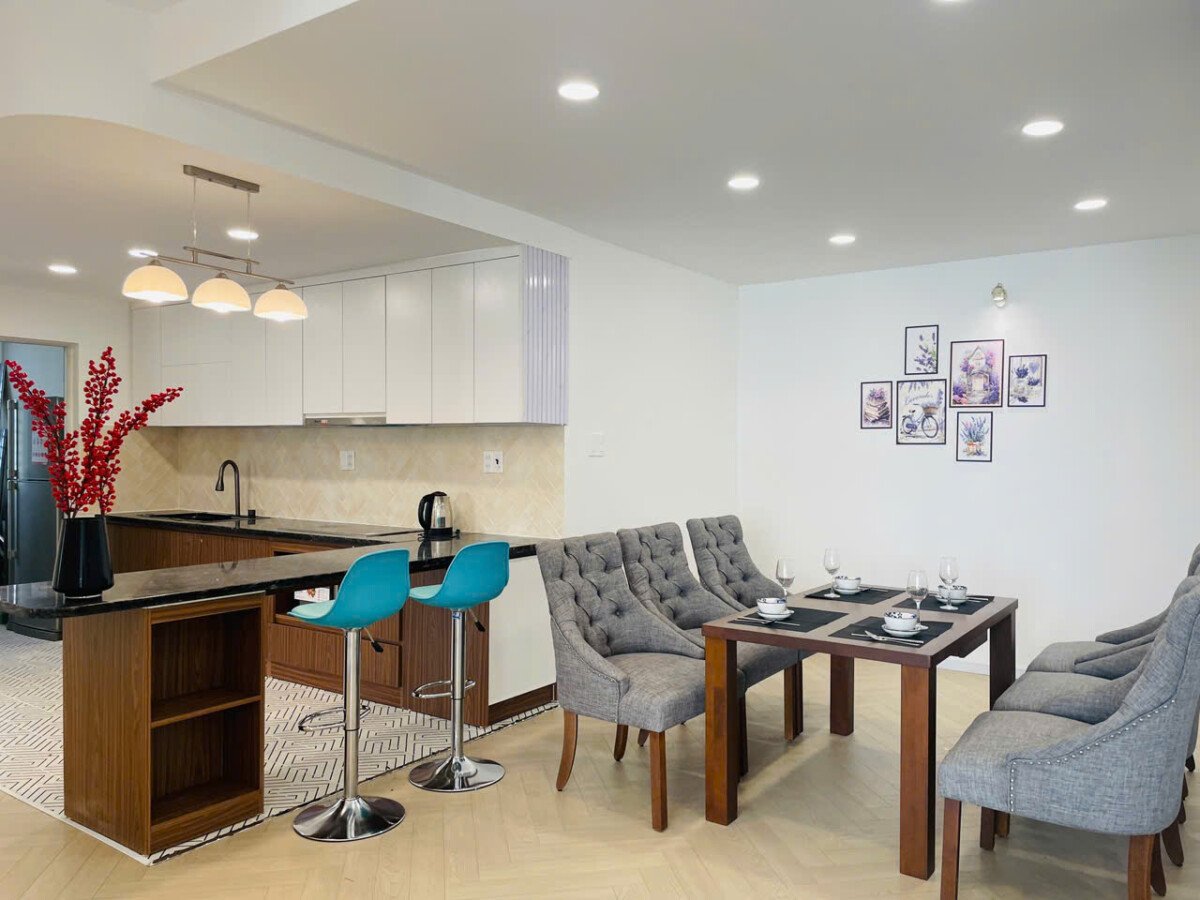 bep can ho can cho thue 2 1 - Cho thuê căn hộ 118m2, 03pn, chung cư Grand View A, giá 40tr/tháng, nhà mới, đầy đủ nội thất.