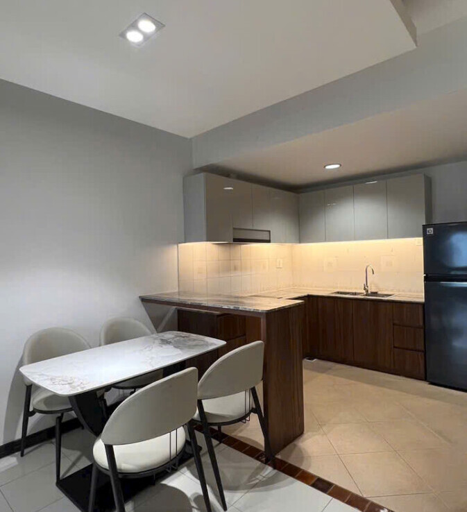 bep can ho hung vuong 3 673x738 - Bán căn hộ Hưng Vượng 3. DT 60m2 Nhà đẹp- View Nam mát mẻ- 2 phòng ngủ-1wc- Lầu trung- Giá 4.7 Tỷ