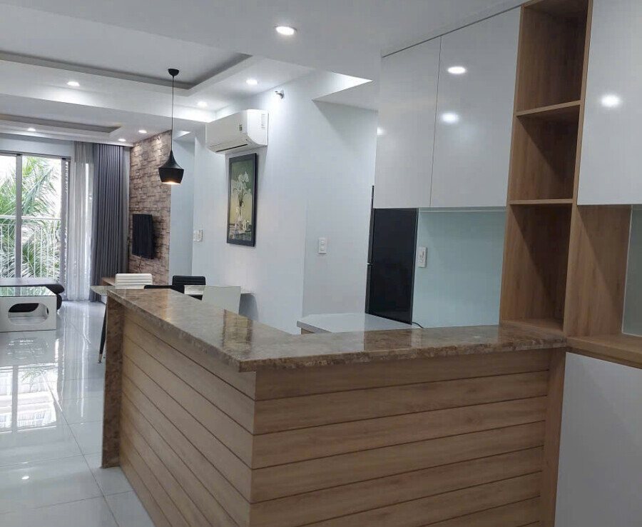 bep can ho scenic 1 900x738 - Bán nhanh căn hộ Scenic Valley 1. DT 81m2 Nhà đẹp- View hồ bơi- 2 phòng-2wc- ban công hướng Đông Nam- Giá 8.1 Tỷ