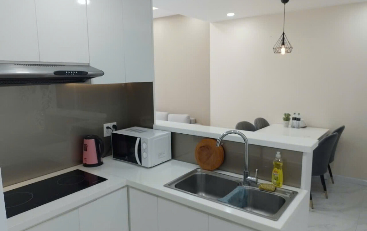 bep can ho scenic cho thue 1170x738 - Cho thuê căn hộ Scenic Valley 1. DT 71m2 lầu cao- view thoáng- thiết kế 2 phòng ngu-2wc- Giá thuê 19 Triệu/Tháng