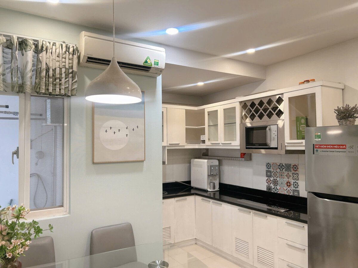 bep can ho sky garden 3 cho thue - Cho thuê căn hộ Sky Garden 3. DT 56m2 Nhà đẹp- Nội thất đầy đủ-2 Phòng ngủ-1wc- Giá thuê 13 Triệu/Tháng