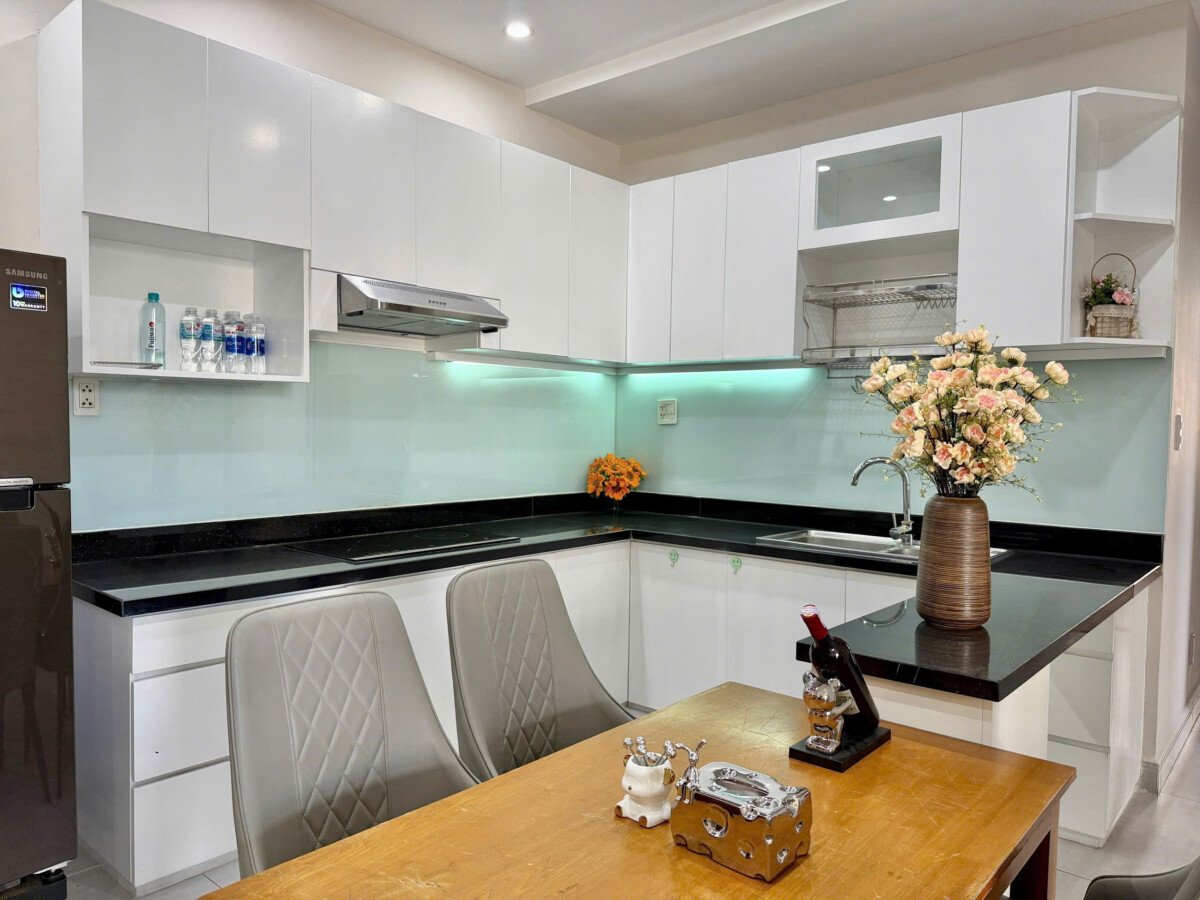 bep can lon can goc sky 1 ban - Bán căn góc Sky Garden 1. DT 91m2 Nhà đẹp- Thiết kế 3 Phòng ngủ-2wc- Nhà trống nhận nhà vào ngay. Giá 6.850 Tỷ