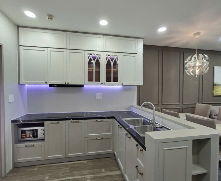 bep can nou that cao cap 900x738 - Cho thuê căn hộ Saigon South Residence. DT 104m2 Nội thất cao cấp- 3 phòng ngủ-2wc- View trực diện hồ bơi- Giá 26 Triệu/Tháng