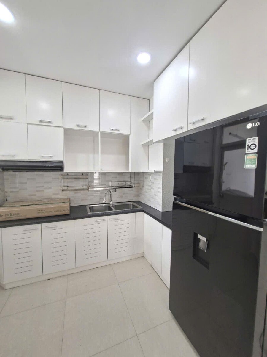 bep day du - Cho thuê căn hộ Sky Garden 3. DT 72m2 Thiết kế 3 Phòng ngủ-2wc- Lầu cao- Nội thất đầy đủ- Giá 19 Triệu/Tháng