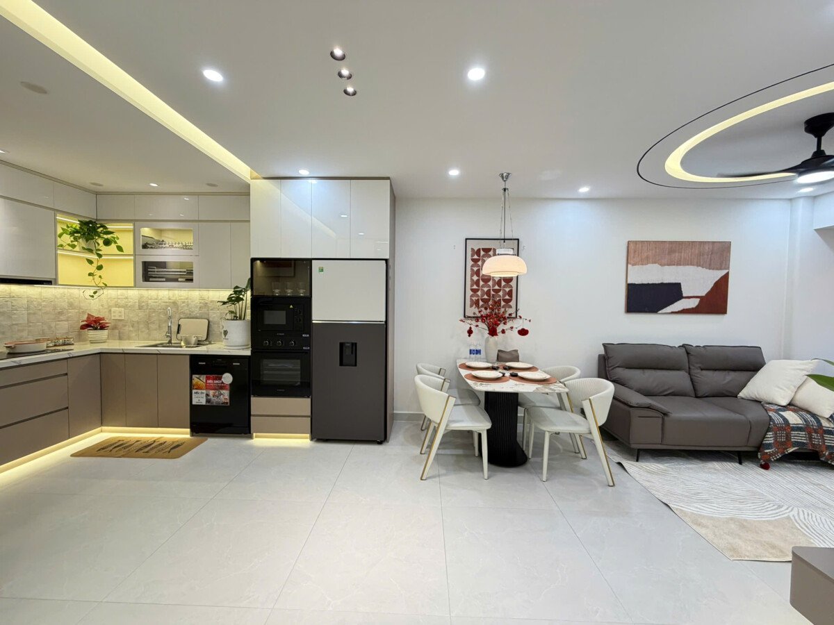 bep lien ke phpng khach - Bán căn hộ Sky Garden 3. DT 56m2 Thiết kế 2 phòng ngủ-1wc View quận 1- Nhà đẹp- view đẹp- Giá bán 5.380 Tỷ