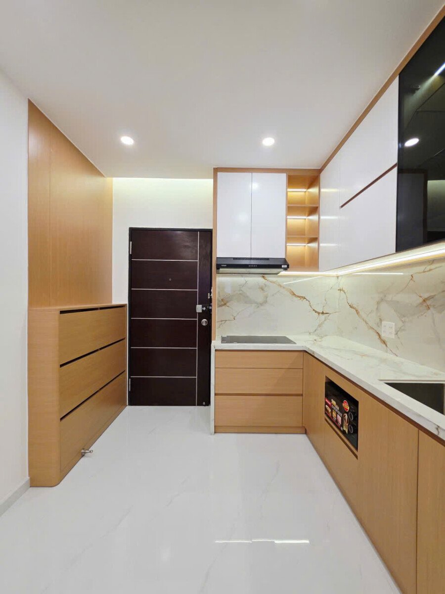 bep moi hoan toan - Bán căn hộ Sky Garden 3. DT 70m2 Nhà đẹp- Mới Decor- Nội thất mới 100%- 3 Phòng ngủ-2wc- Lầu cao- Giá 6.490 Tỷ