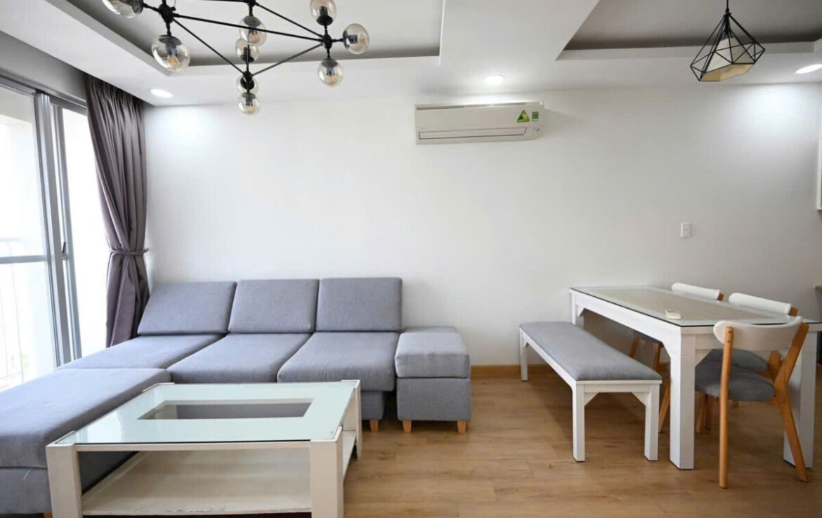 can canh phong khach day du noi that sang trong 1170x738 - Bán gấp căn hộ Scenic Valley 1, 2pn lầu cao, nội thất cao cấp, giá 6,950 tỷ