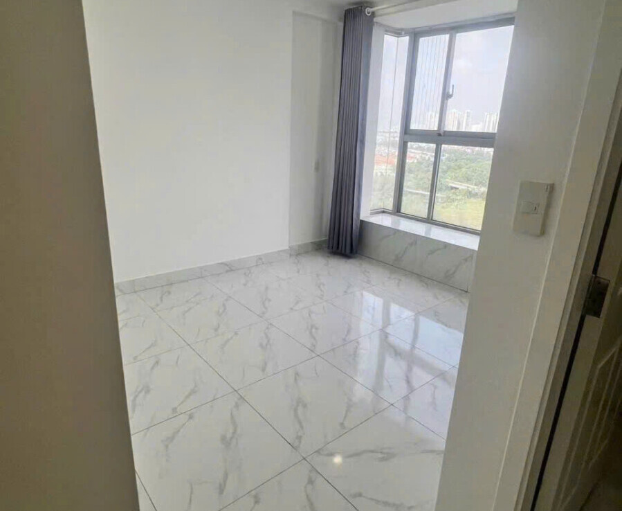 can ho co 3pn hoan thien co ban nhu hinh 899x738 - Bán gấp căn hộ 3pn căn góc lầu cao tòa D chung cư Scenic Valley 1 giá 9,5 tỷ có ô xe