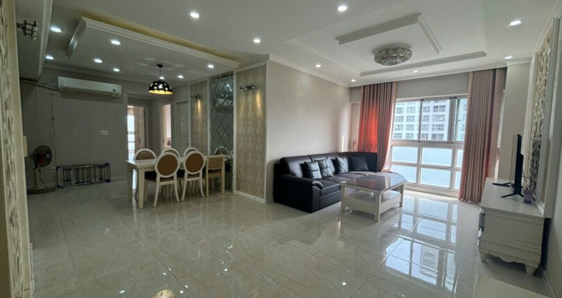 Bán căn hộ Happy Valley. DT 135m2 Nhà đầy đủ nội thất- thiết kế 3 Phòng ngủ-2wc- Nhà trống vào ngay. Giá 13.2 Tỷ