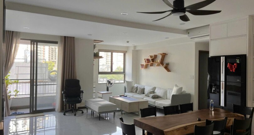 Cho thuê căn hộ Saigon South Residences. DT 95m2 Nhà đẹp- Nội thất cao cấp- 2 Phòng-2wc- Giá thuê 23 Triệu/Tháng