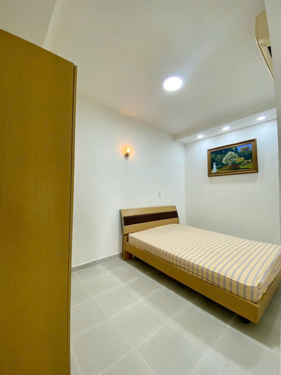 cho thue can ho sky garden 2 2 - Cho thuê căn hộ đẹp tại Sky Garden 2. DT 71m2 Nhà đẹp mới sơn sửa- 2 Phòng ngủ-1wc- Lầu cao- Giá 14 Triệu/Tháng