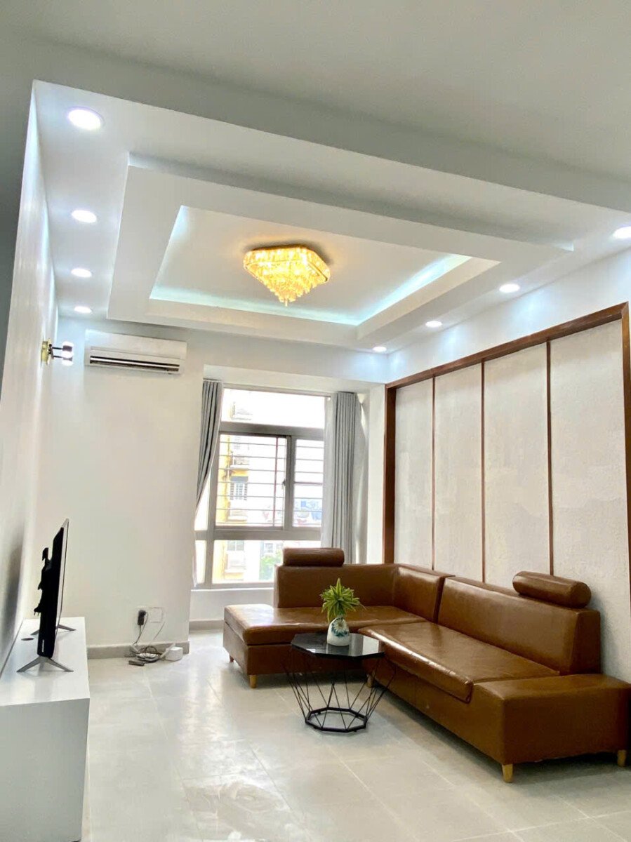 cho thue can ho sky garden 2 3 - Cho thuê căn hộ đẹp tại Sky Garden 2. DT 71m2 Nhà đẹp mới sơn sửa- 2 Phòng ngủ-1wc- Lầu cao- Giá 14 Triệu/Tháng