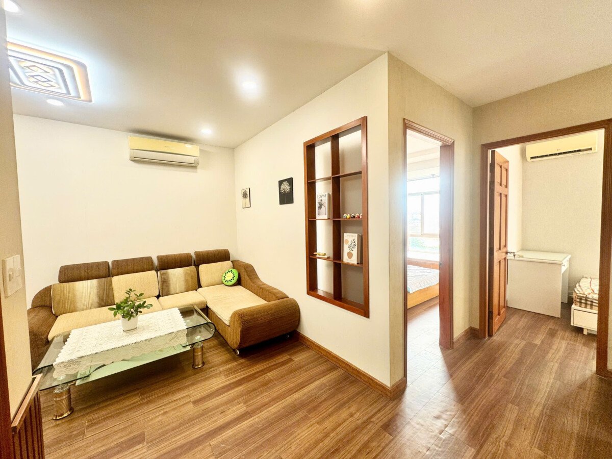 cho thue can ho sky garden 3 1 5 - Cho thuê căn hộ Sky Garden 3. DT 56m2 Lầu trung- Nhà mới sơn sửa- 2 Phòng ngủ-1wc- Nội thất như hình- Giá 14 Triệu/Tháng