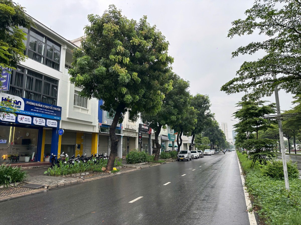 cho thue mat bang nguyen van linh - Cho thuê nguyên căn mặt tiền Nguyễn Văn Linh. PMH Tổng diện tích 300m2- trệt và 3 lầu- Vị trí đẹp- Giá 65 Triệu/Tháng