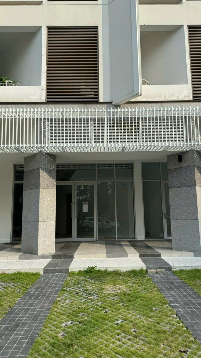 cho thue shop scenic 2 26 - Cho thuê shop house tại Scenic Valley 2. Tổng diện tích 200m2 Gồm trệt lửng- Vị trí đẹp- Giá thuê 67 Triệu/Tháng