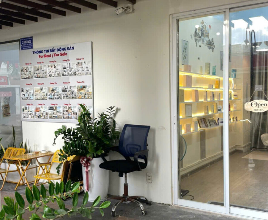 cho thue shop tai sky garden 3 900x738 - Cho thuê shop house tại Garden 3. DT 15m2 Đã Decor sẵn. Vị trí đẹp phù hợp làm văn phòng, nail.. Giá rẻ 10 Triệu/Tháng