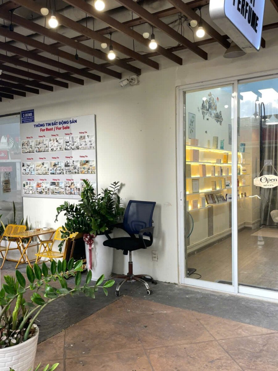cho thue shop tai sky garden 3 - Cho thuê shop house tại Garden 3. DT 15m2 Đã Decor sẵn. Vị trí đẹp phù hợp làm văn phòng, nail.. Giá rẻ 10 Triệu/Tháng