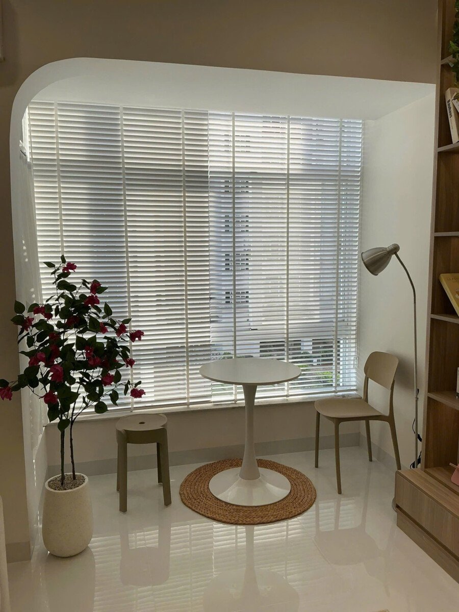 goc phong khach 1 - Giá mua bán căn hộ 3pn góc 72m2 tòa 14a chung cư Sky Garden 3 phường Tân Hưng T1/2026