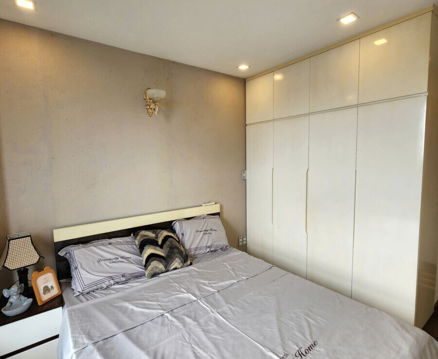 hinh anh phong ngu can ho can cho thue 1 900x738 - Cho thuê căn hộ 71m2, chung cư Scenic Valley 1, 02pn, giá 20tr/tháng, nhà đẹp, đầy đủ nội thất.