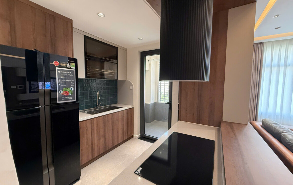 khong gian bep rong rai 14 1170x738 - Giá mua bán căn hộ 3pn view Tôn Dật Tiên chung cư The panorama phường Tân Hưng T1/2026