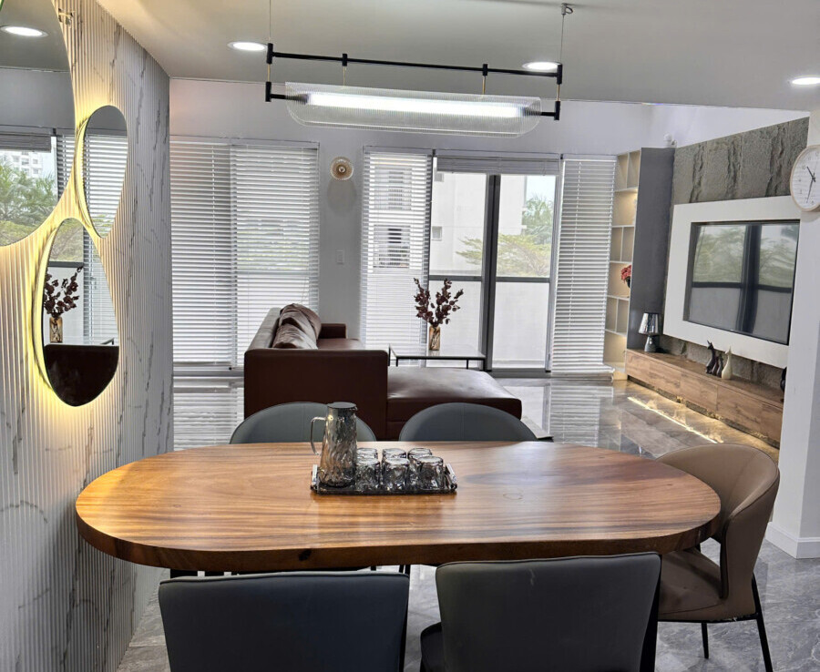 khong gian phong an va phong khach can ho ban 900x738 - Giá mua bán căn hộ Duplex 4pn tòa A chung cư Scenic Valley 1 phường Tân Mỹ T1/2026