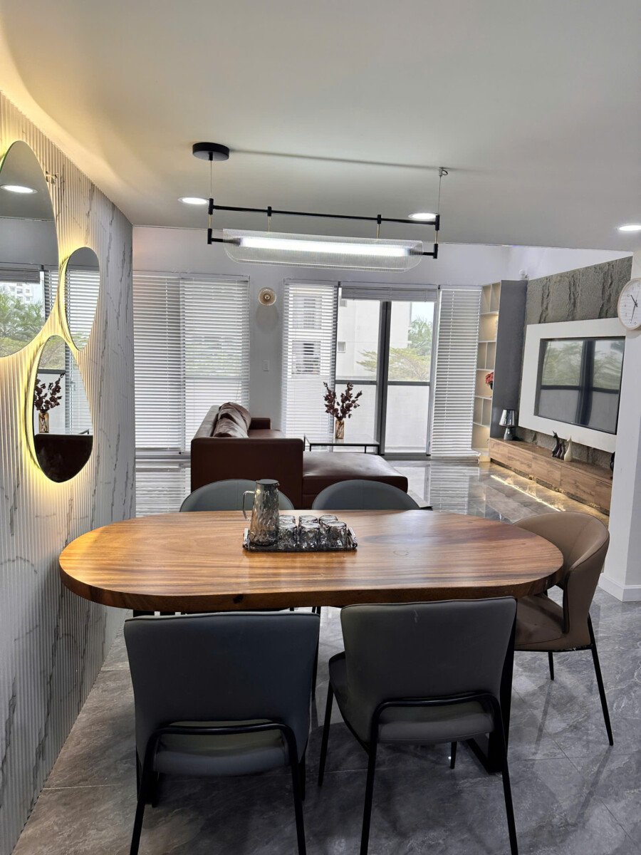 khong gian phong an va phong khach can ho ban - Giá mua bán căn hộ Duplex 4pn tòa A chung cư Scenic Valley 1 phường Tân Mỹ T1/2026