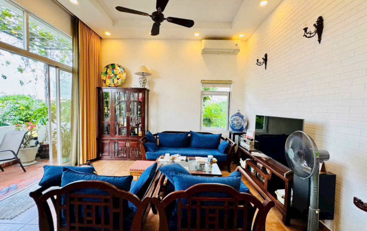 khong gian phong khach rong rai 1 1170x738 - Giá mua bán Penthouse 4pn chung cư Mỹ Tú 1 phường Tân Hưng T1/2026